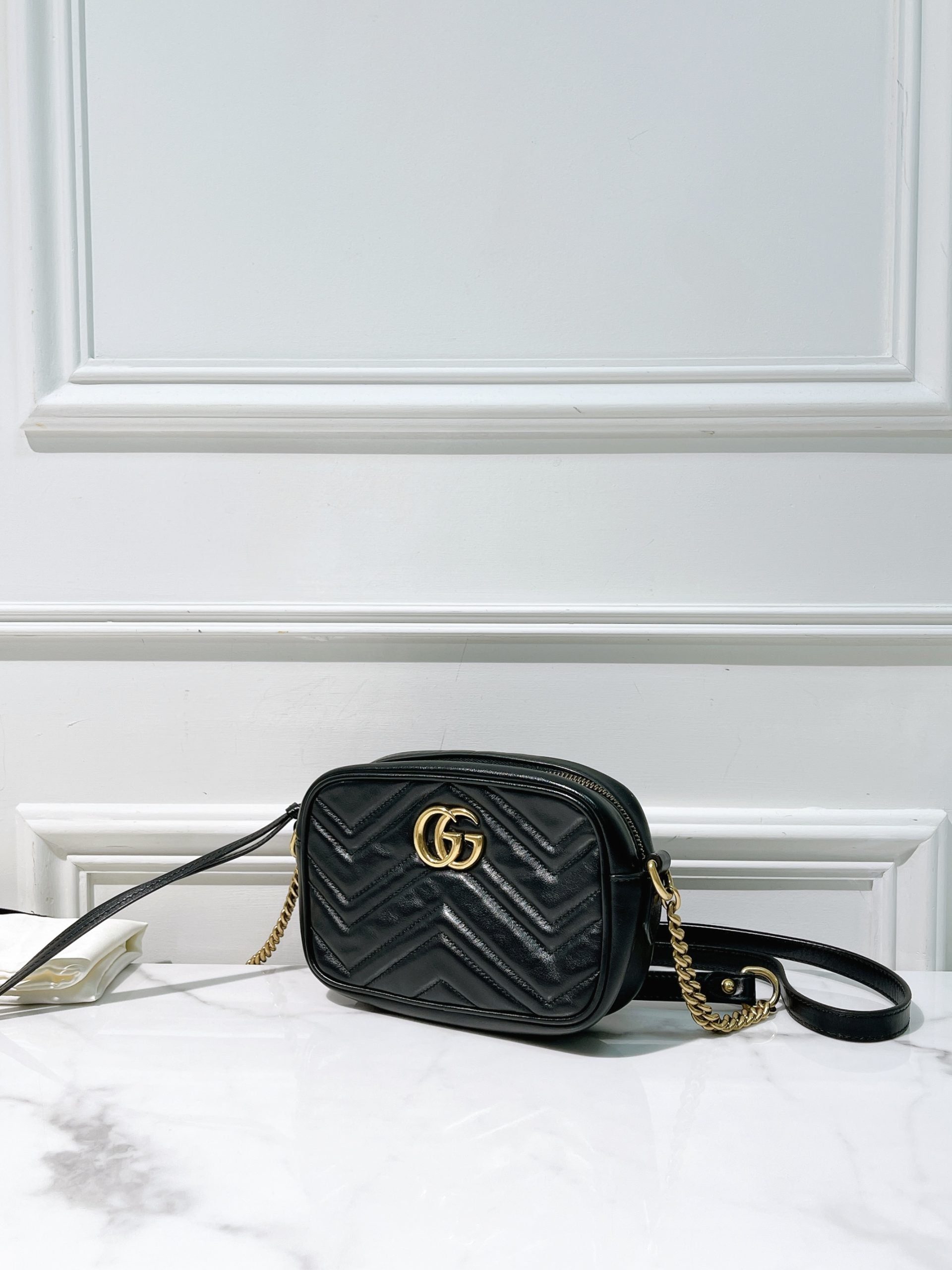 GUCCI MARMONT CAMERA BAG, Black/Gold