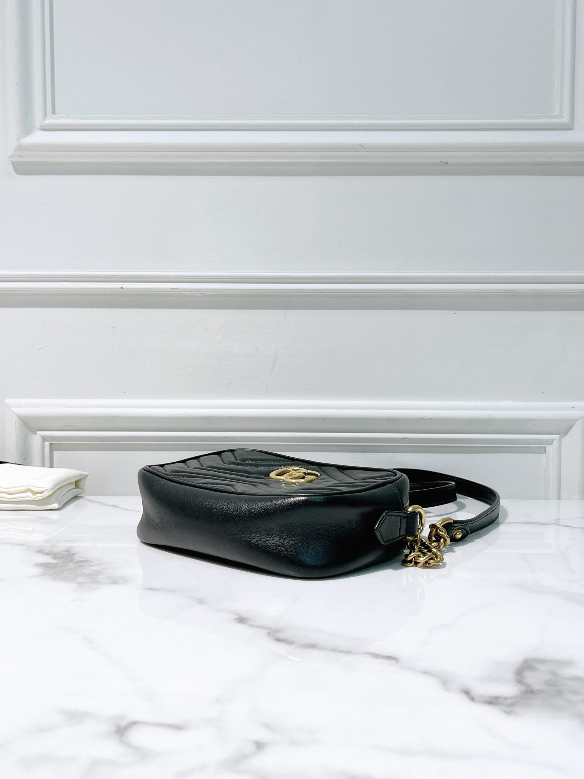 GUCCI MARMONT CAMERA BAG, Black/Gold