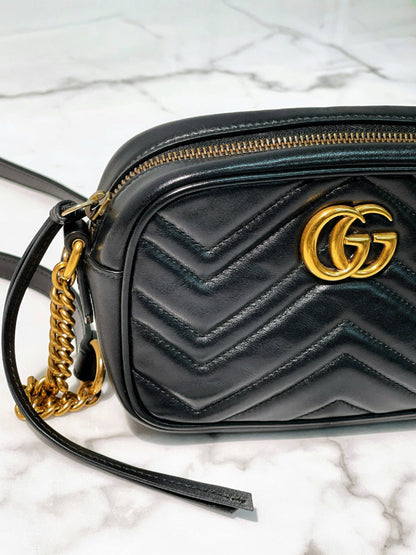 GUCCI MARMONT CAMERA BAG, Black/Gold