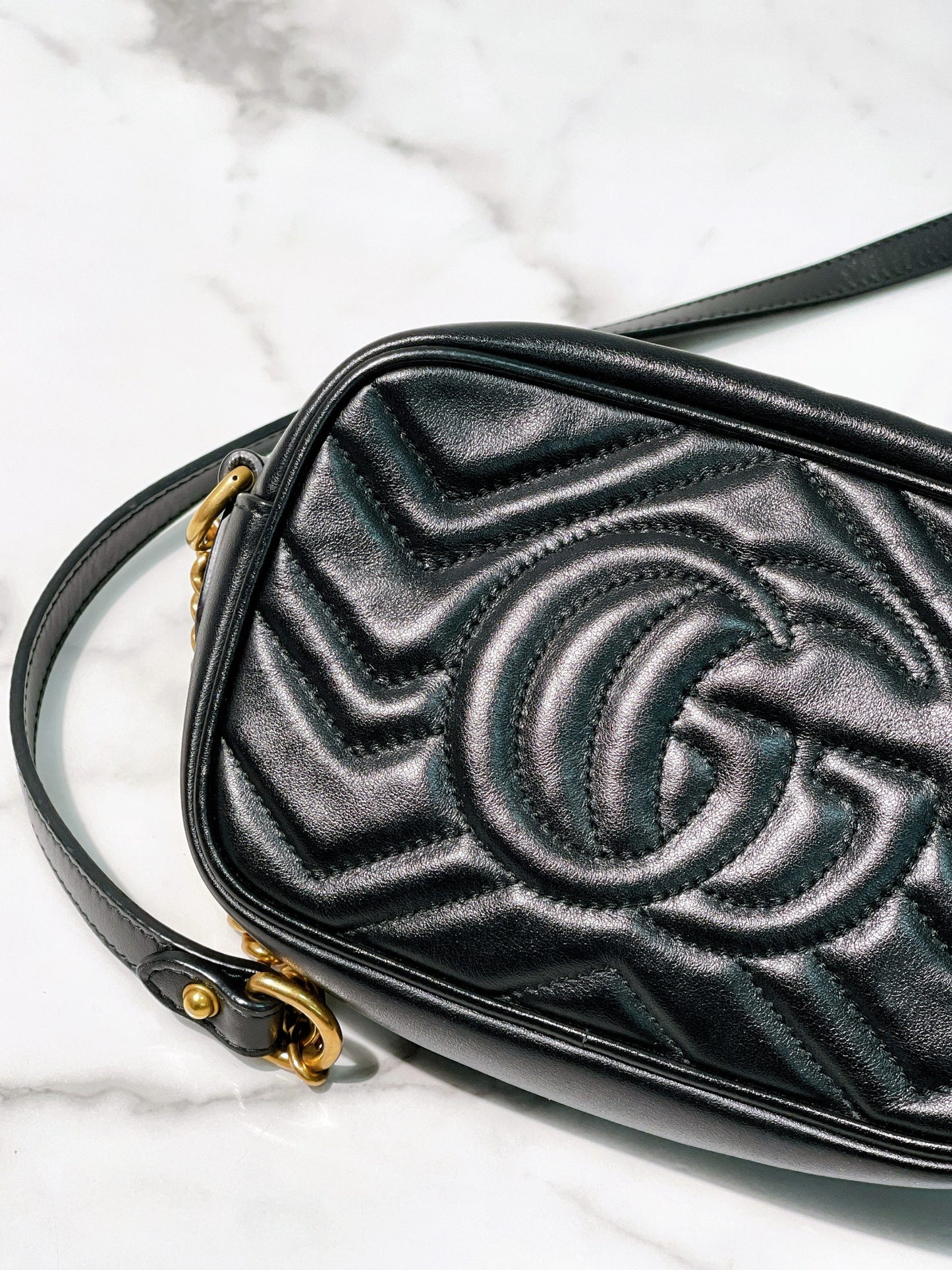 GUCCI MARMONT CAMERA BAG, Black/Gold