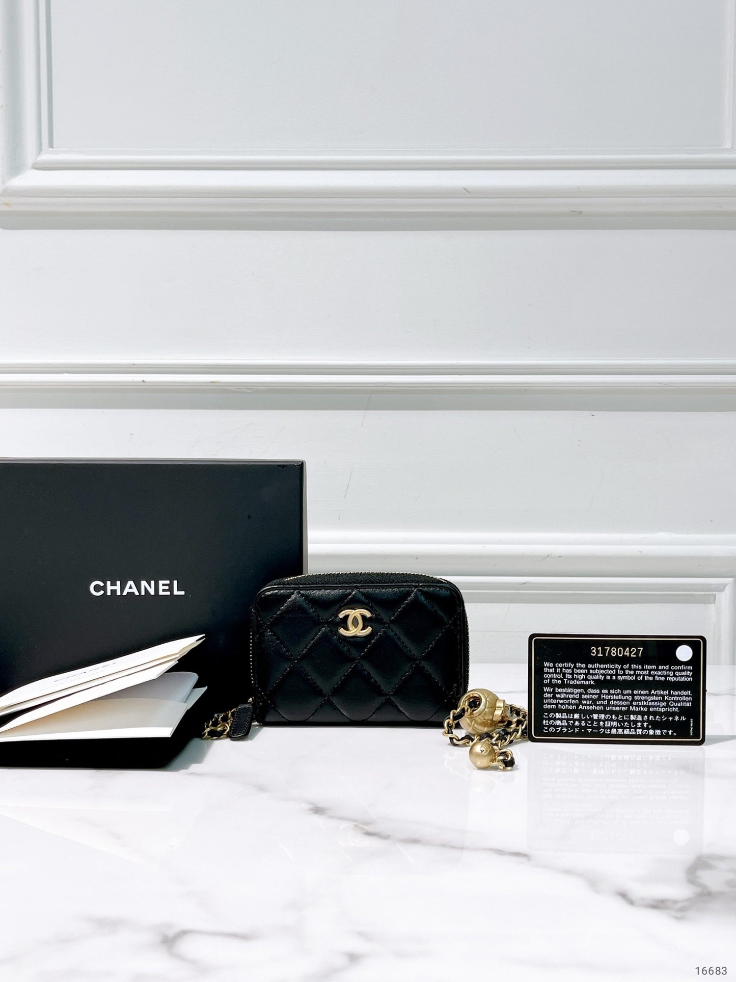 CHANEL 22C PEARL CRUSH MINI WOC, Black/Gold