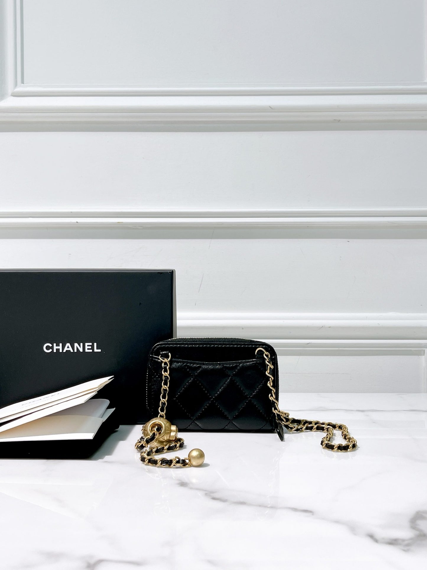 CHANEL 22C PEARL CRUSH MINI WOC, Black/Gold