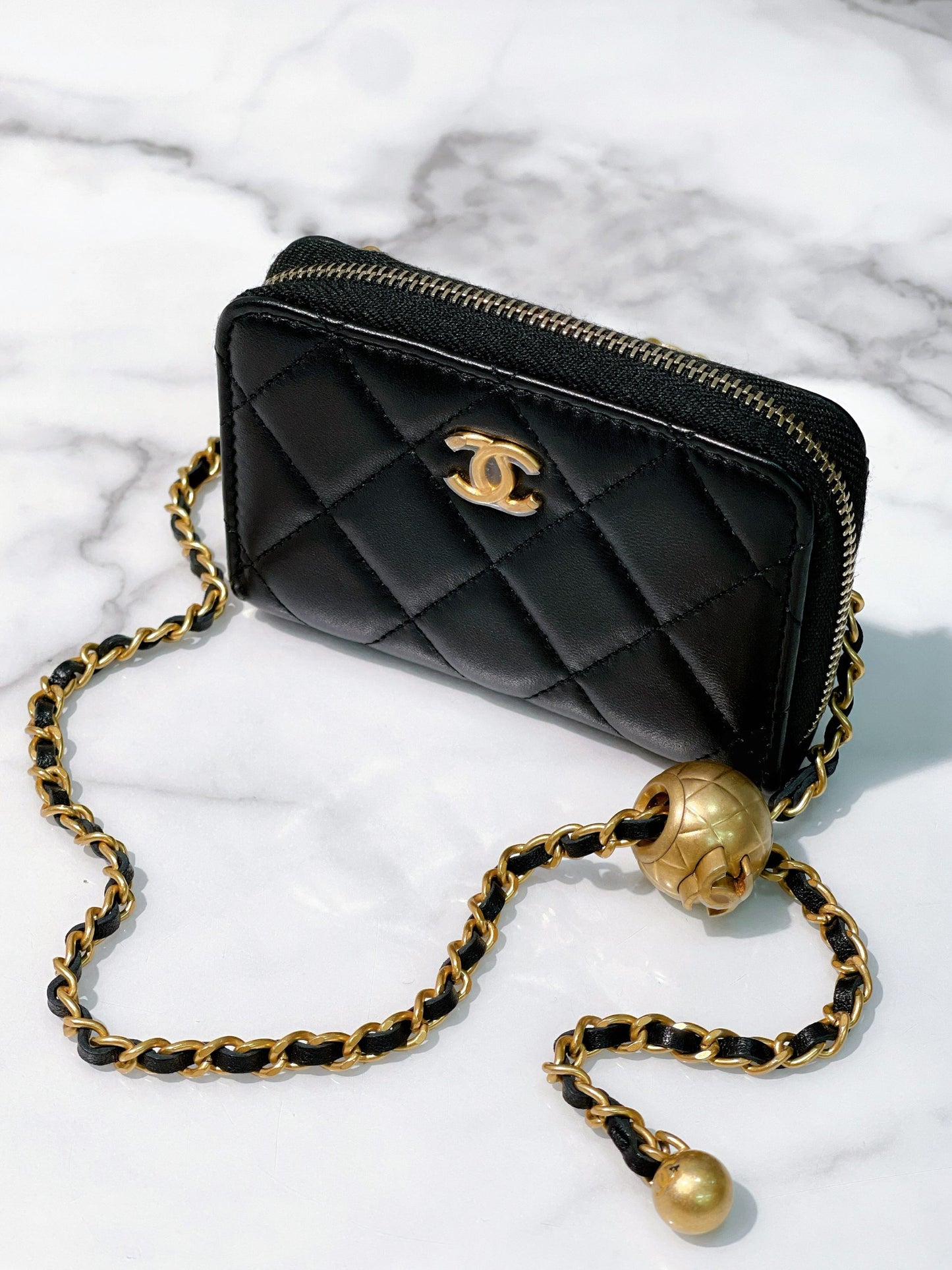 CHANEL 22C PEARL CRUSH MINI WOC, Black/Gold