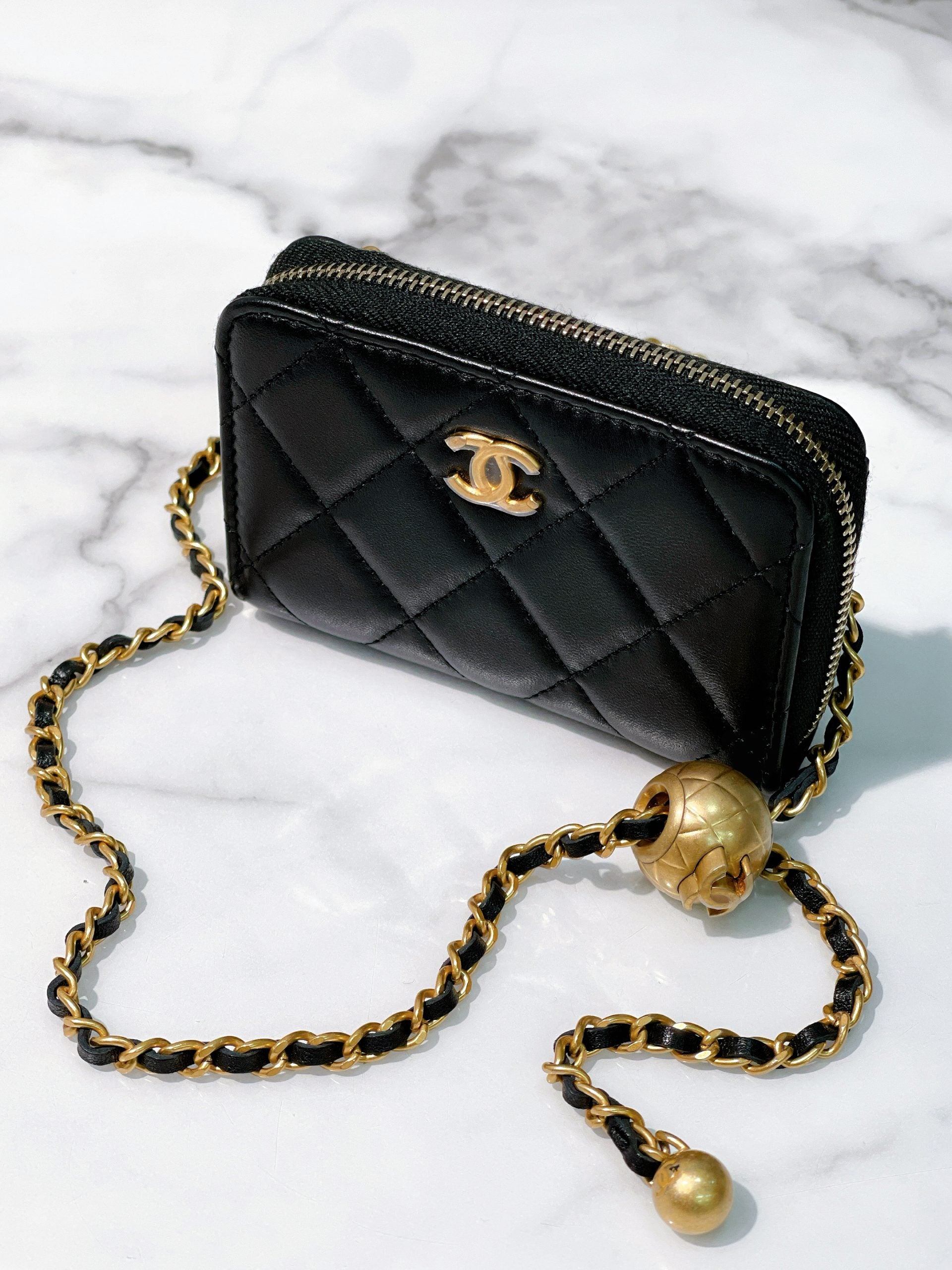 CHANEL 22C PEARL CRUSH MINI WOC, Black/Gold