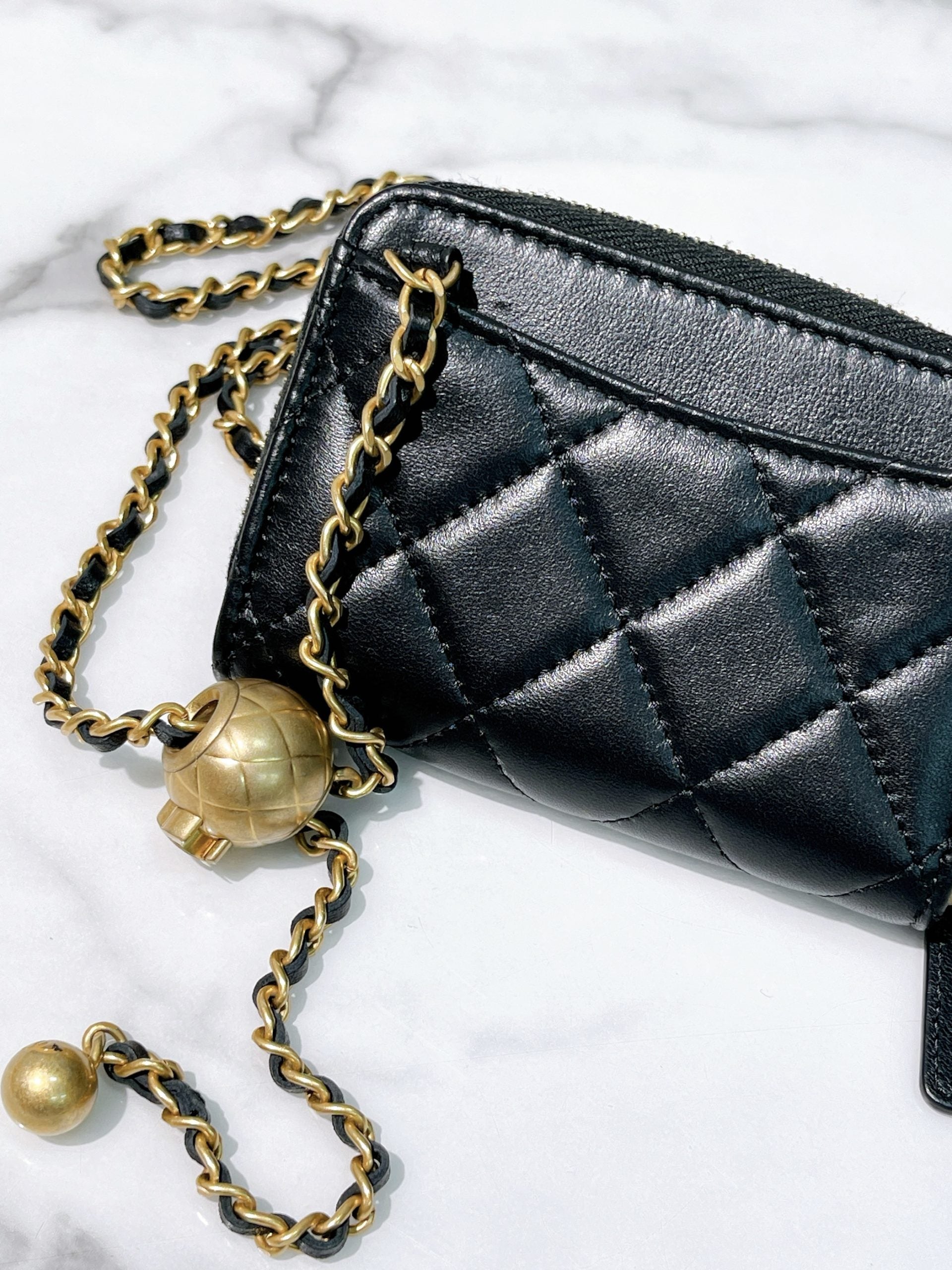 CHANEL 22C PEARL CRUSH MINI WOC, Black/Gold