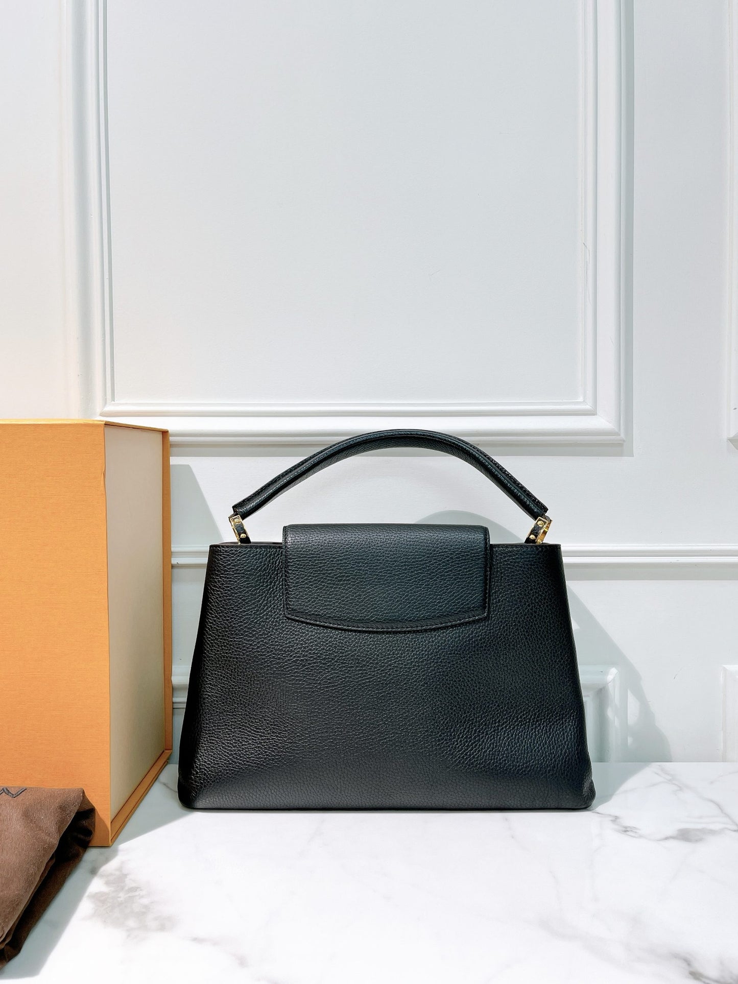 LV CAPUCINES GM, Black/Gold