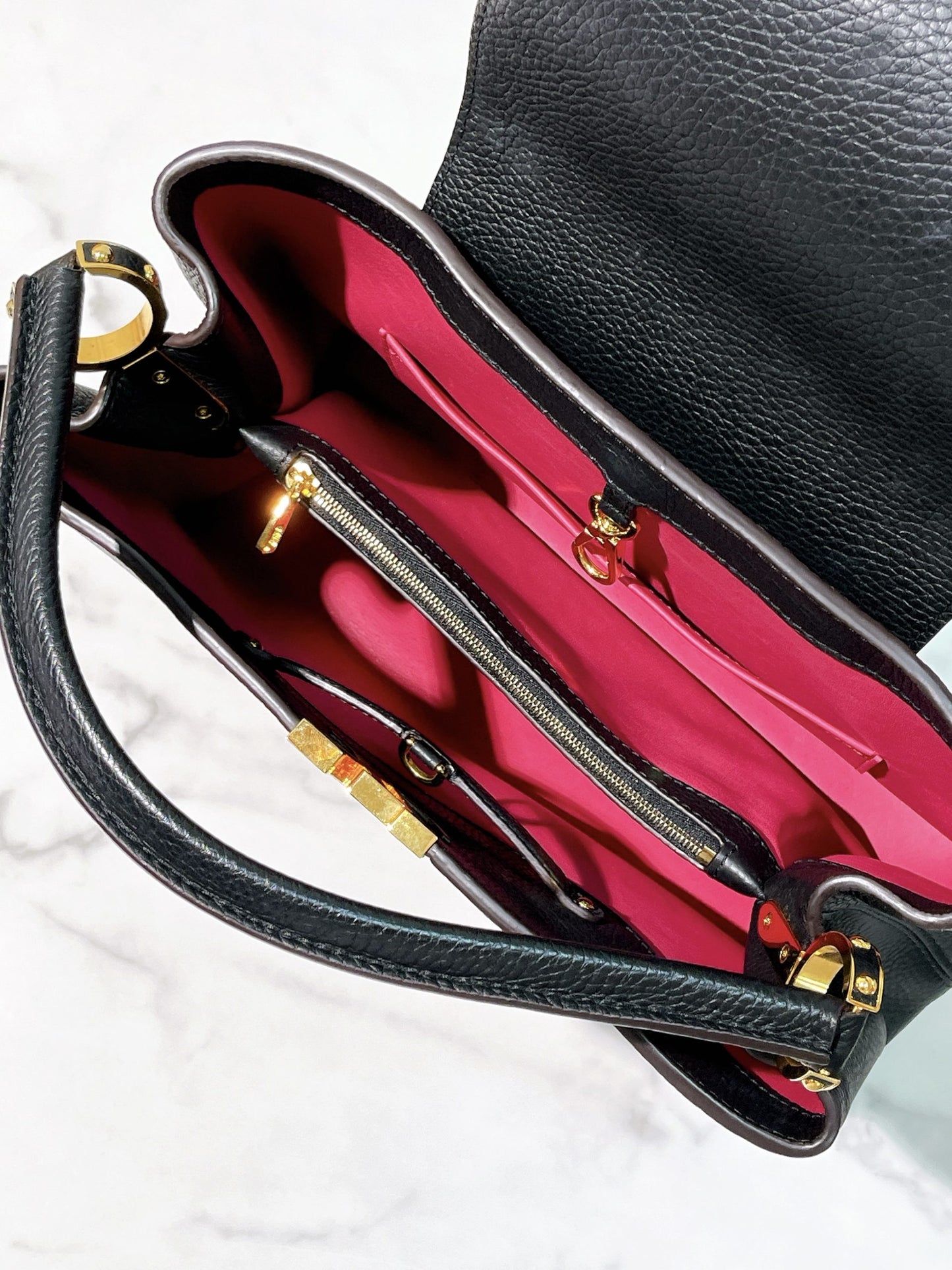 LV CAPUCINES GM, Black/Gold