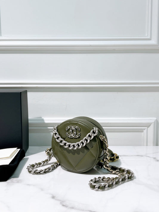 CHANEL 19 CLUTCH WITH CHAIN