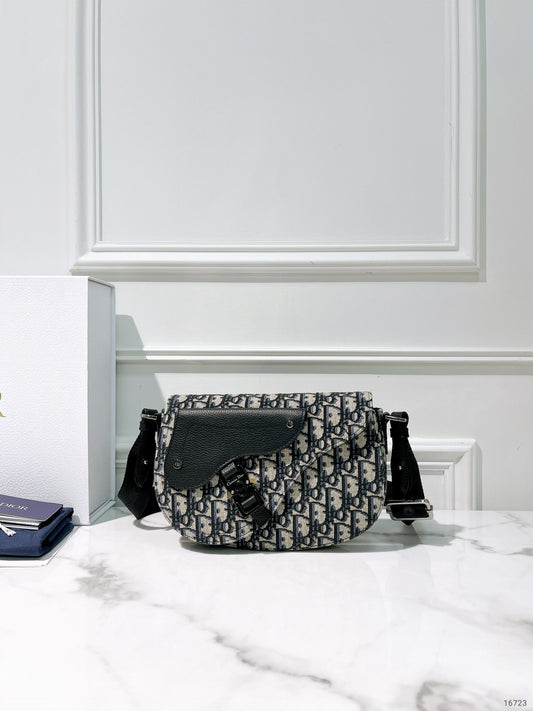 DIOR SMALL SADDLE MESSENGER BAG
