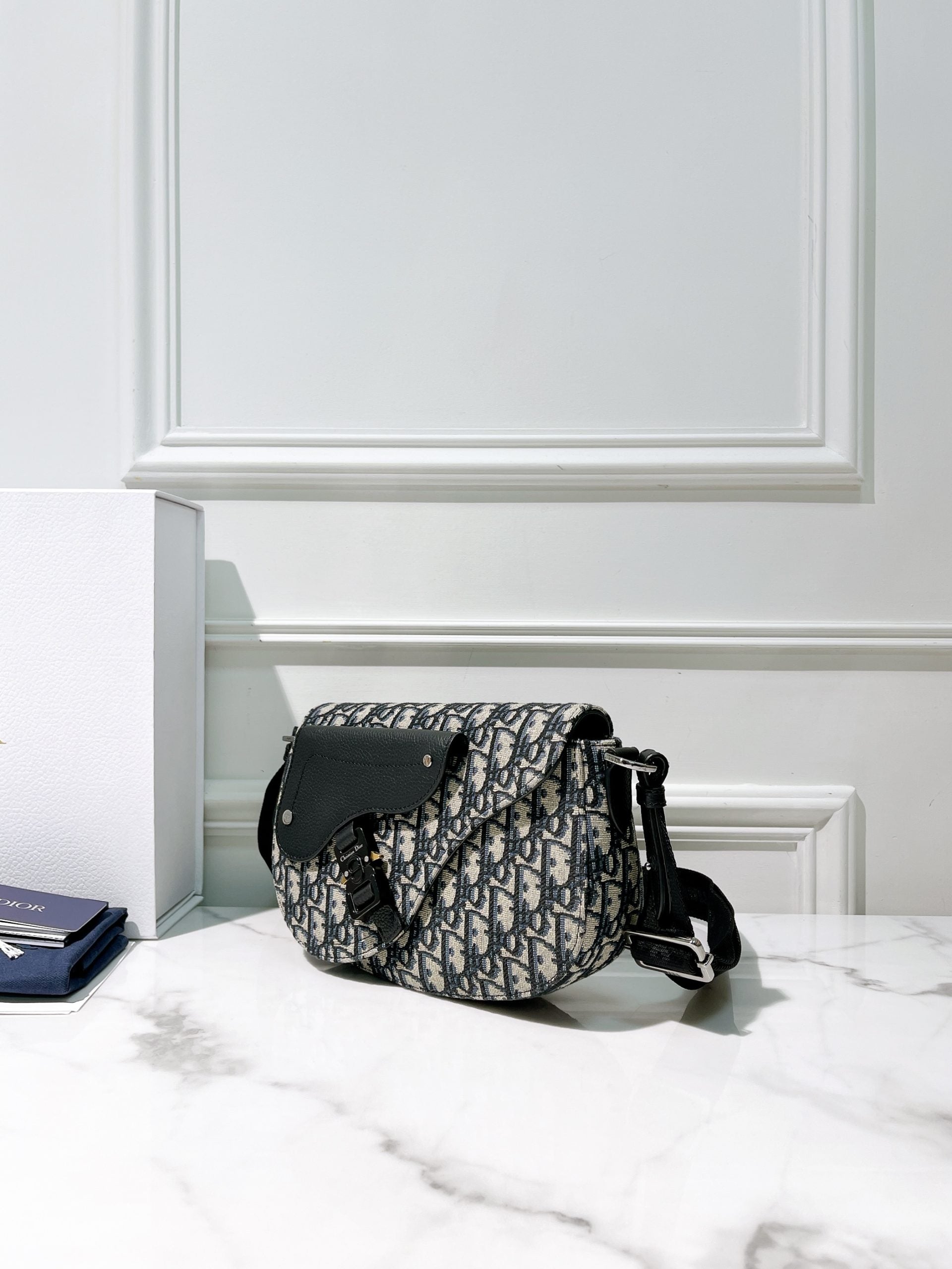 DIOR SMALL SADDLE MESSENGER BAG