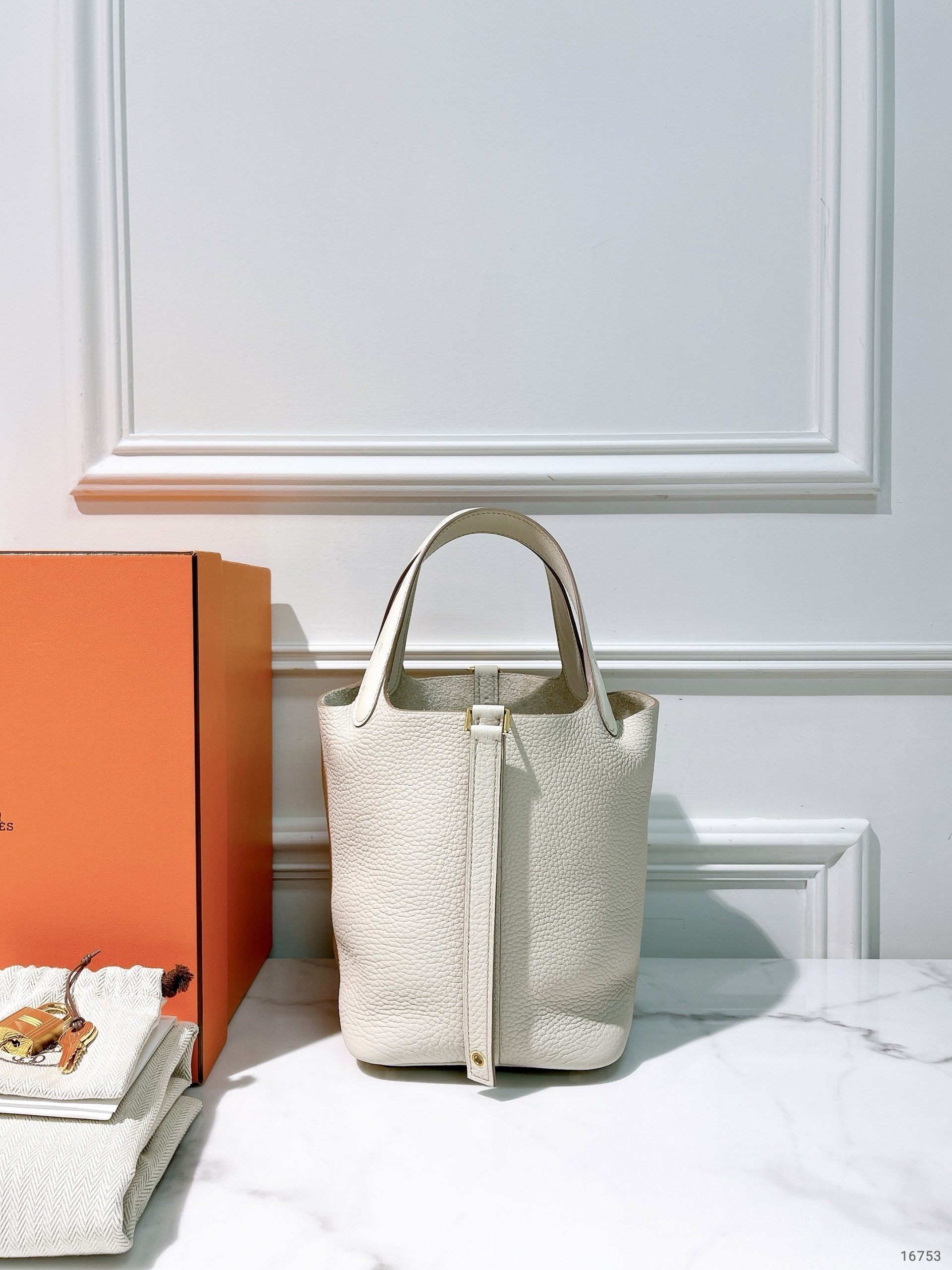 HERMES PICOTIN TOUCH 18, Craie/Gold