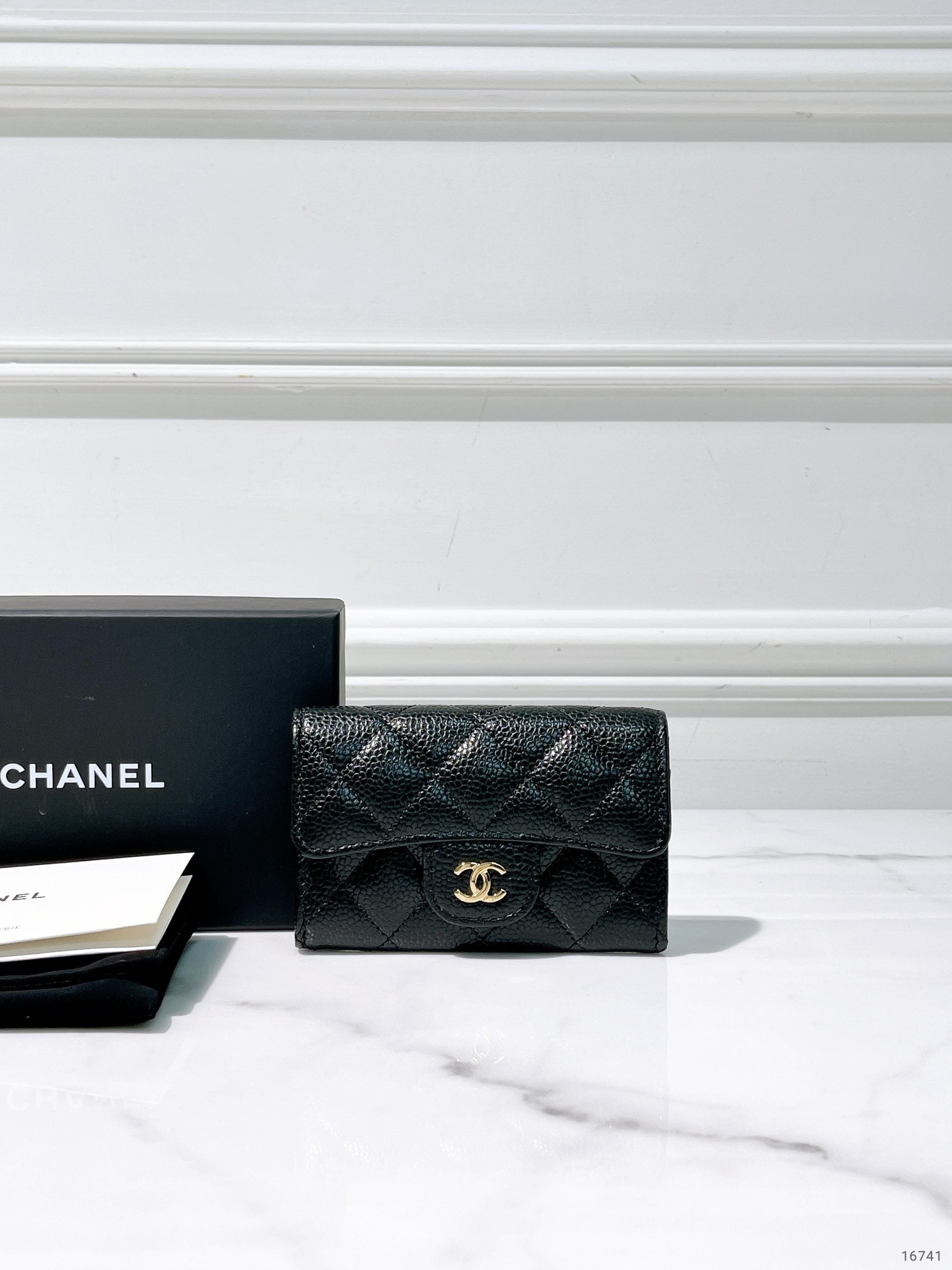 CHANEL CARD HOLDER, Black/Gold