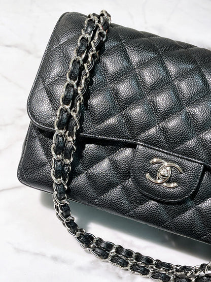 CHANEL JUMBO CLASSIC FLAP, Black/Silver