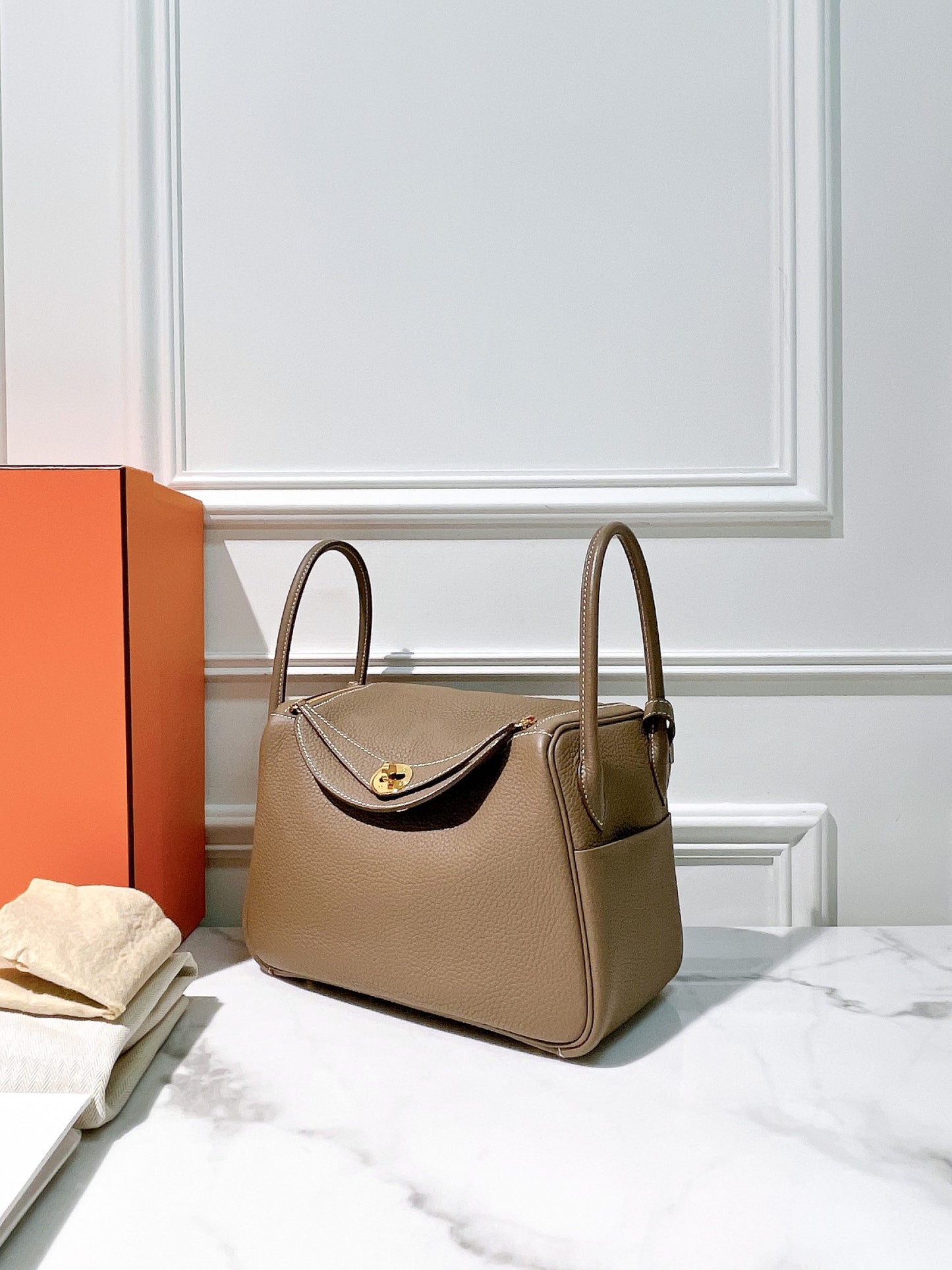 HERMES LINDY 26, Etoupe/Gold