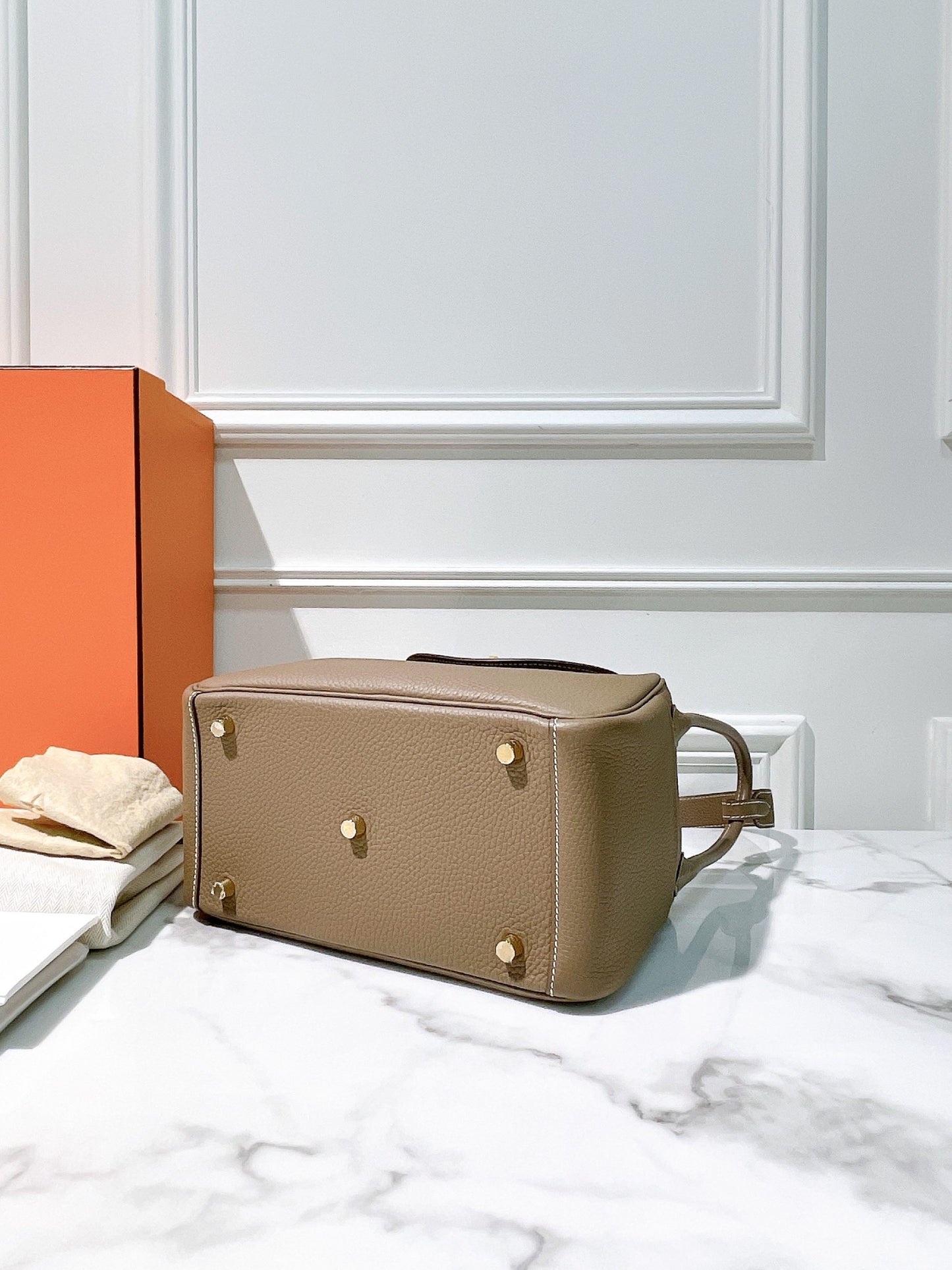 HERMES LINDY 26, Etoupe/Gold