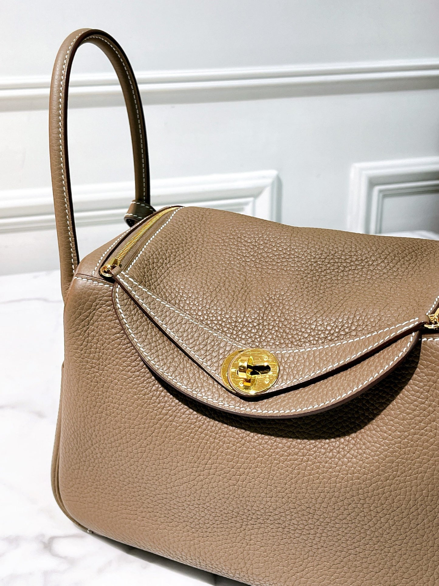 HERMES LINDY 26, Etoupe/Gold