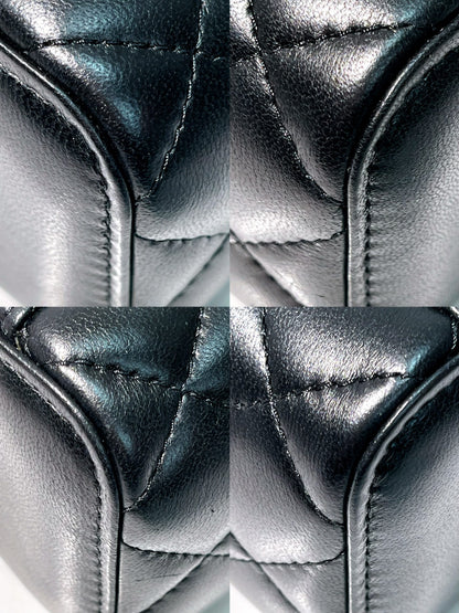 CHANEL MINI VANITY CASE, Black/Gold