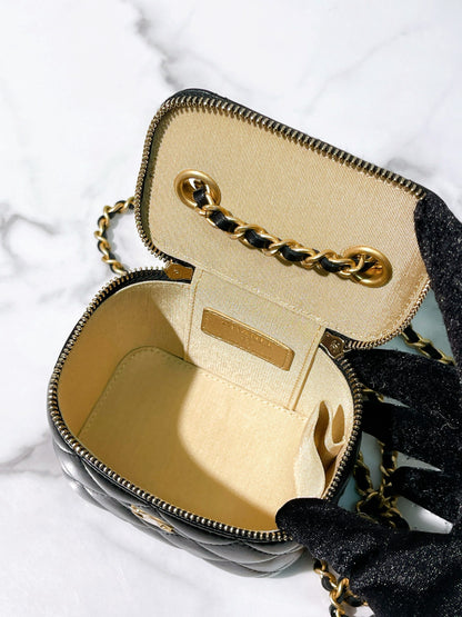 CHANEL MINI VANITY CASE, Black/Gold