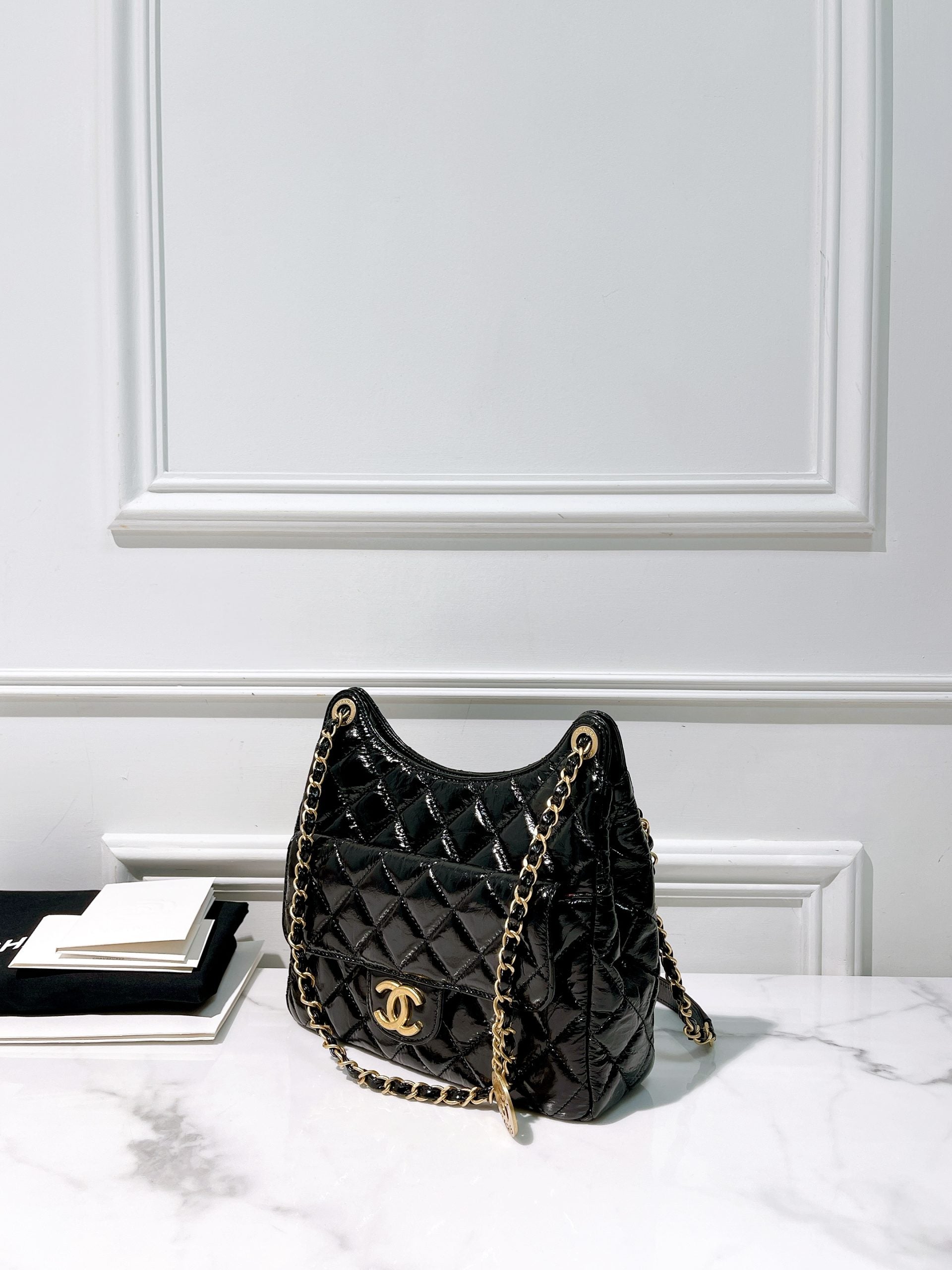 CHANEL 23B HOBO, Black/Gold