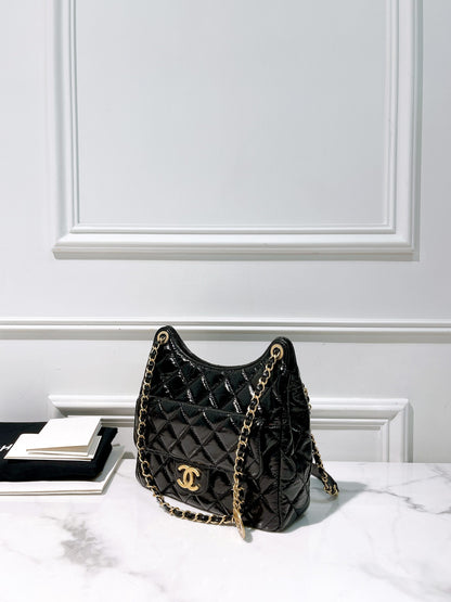 CHANEL 23B HOBO, Black/Gold