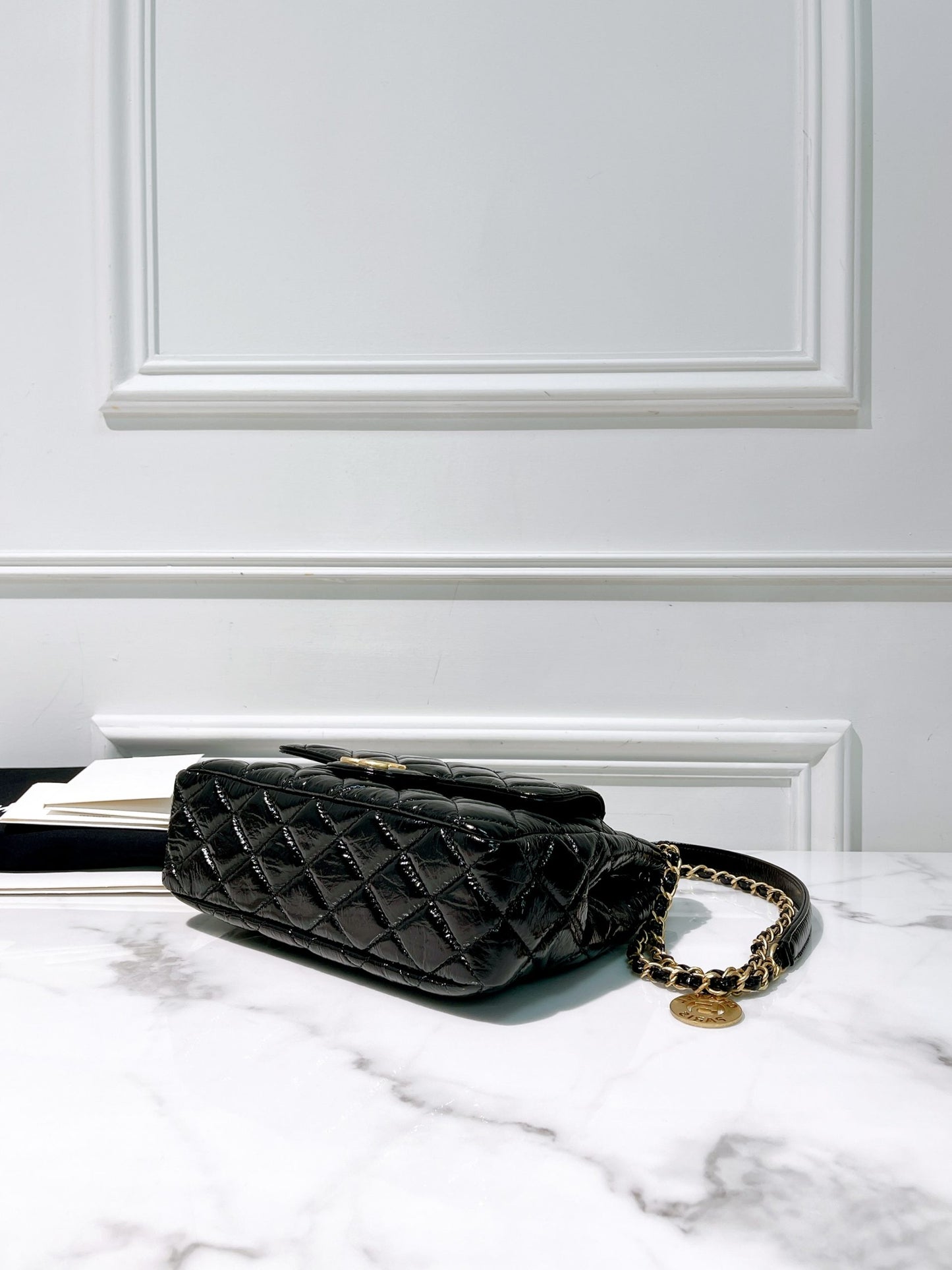 CHANEL 23B HOBO, Black/Gold