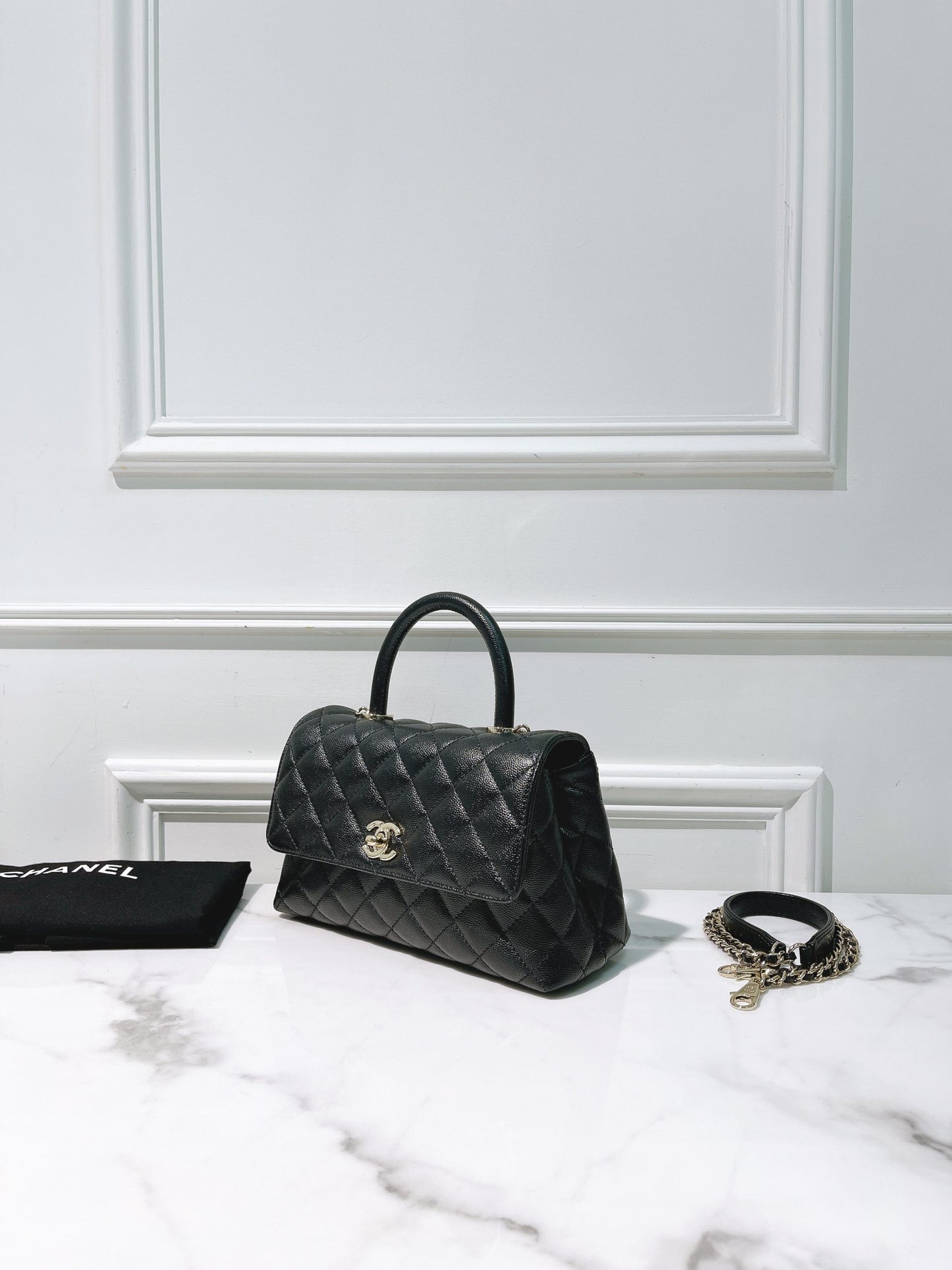 CHANEL COCO HANDLE SMALL, Black/Gold