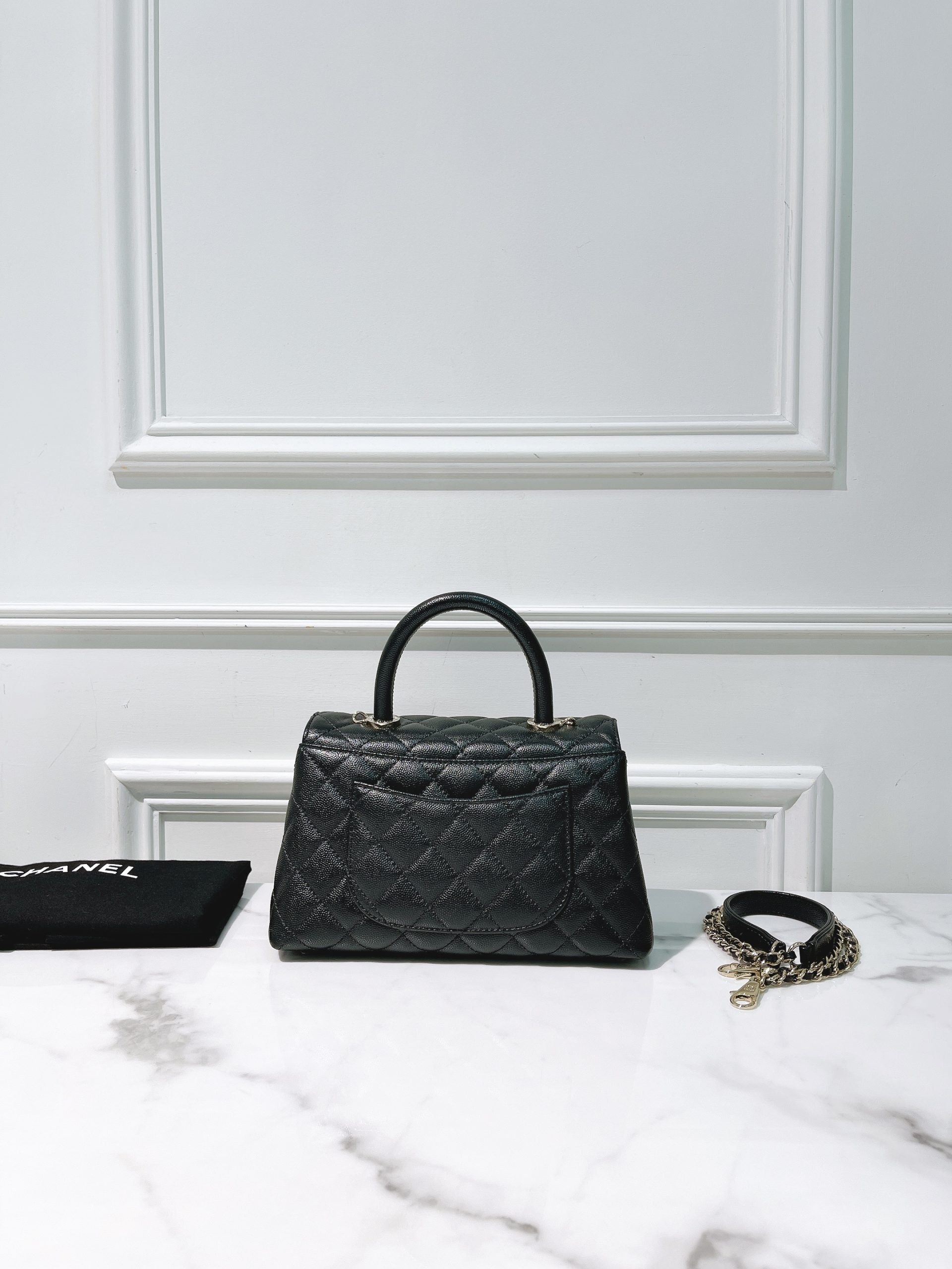 CHANEL COCO HANDLE SMALL, Black/Gold