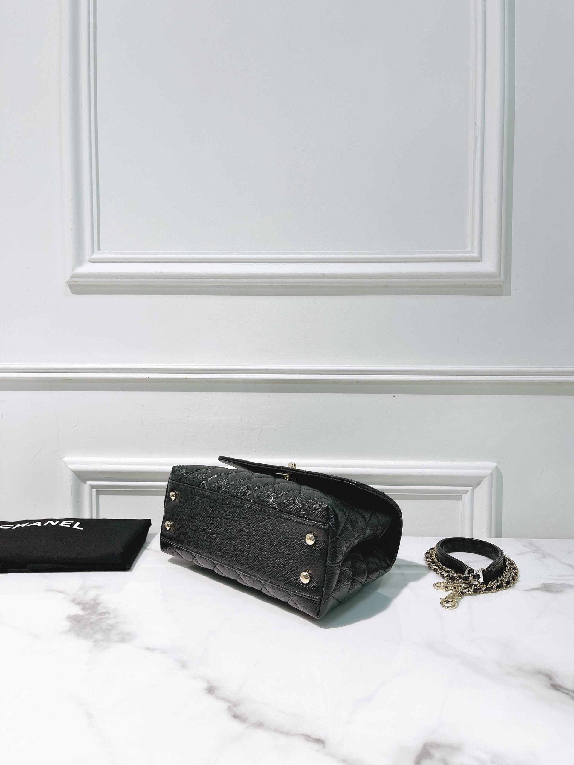 CHANEL COCO HANDLE SMALL, Black/Gold