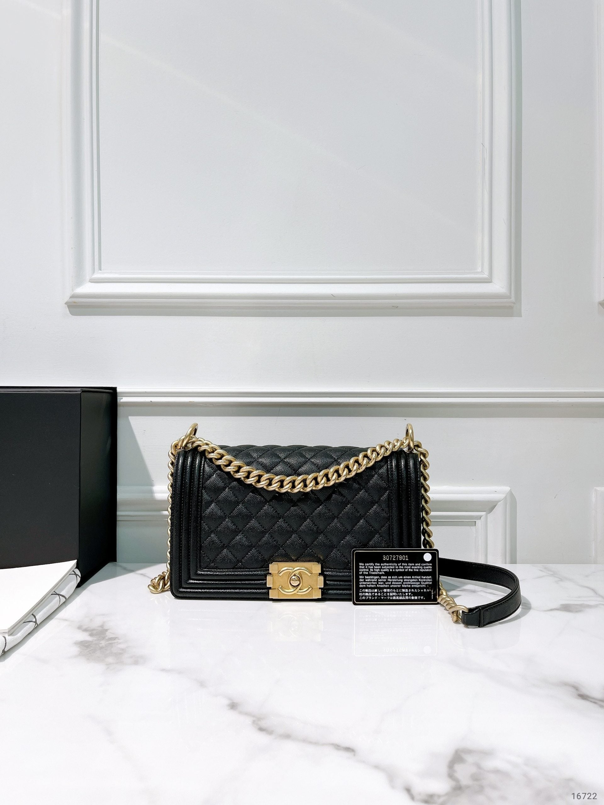 CHANEL MEDIUM BOY, Black/Gold