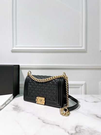 CHANEL MEDIUM BOY, Black/Gold