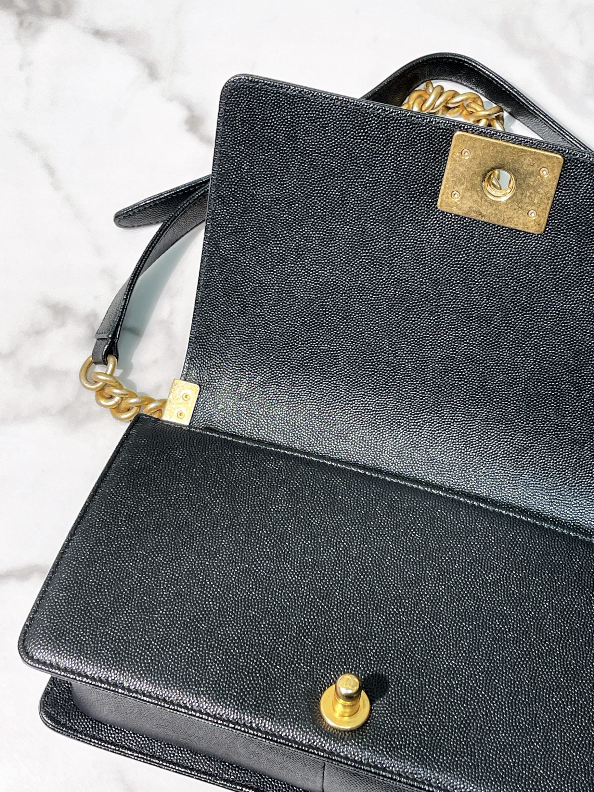 CHANEL MEDIUM BOY, Black/Gold