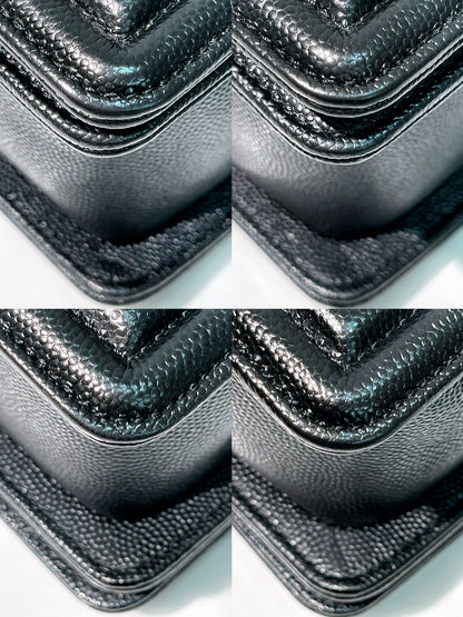 CHANEL MEDIUM BOY, Black/Gold