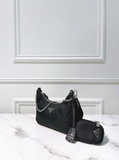 PRADA RE-EDITION 2005 HOBO, Black/Silver