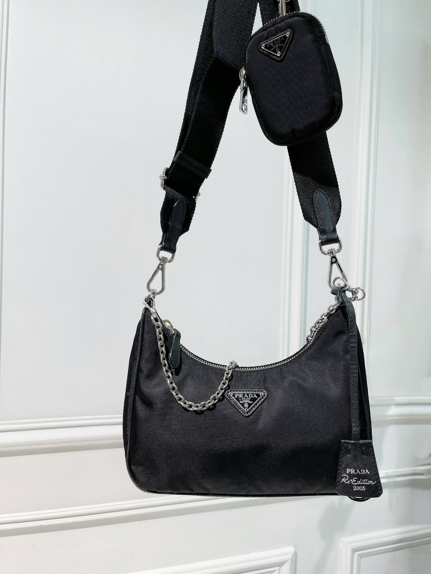 PRADA RE-EDITION 2005 HOBO, Black/Silver