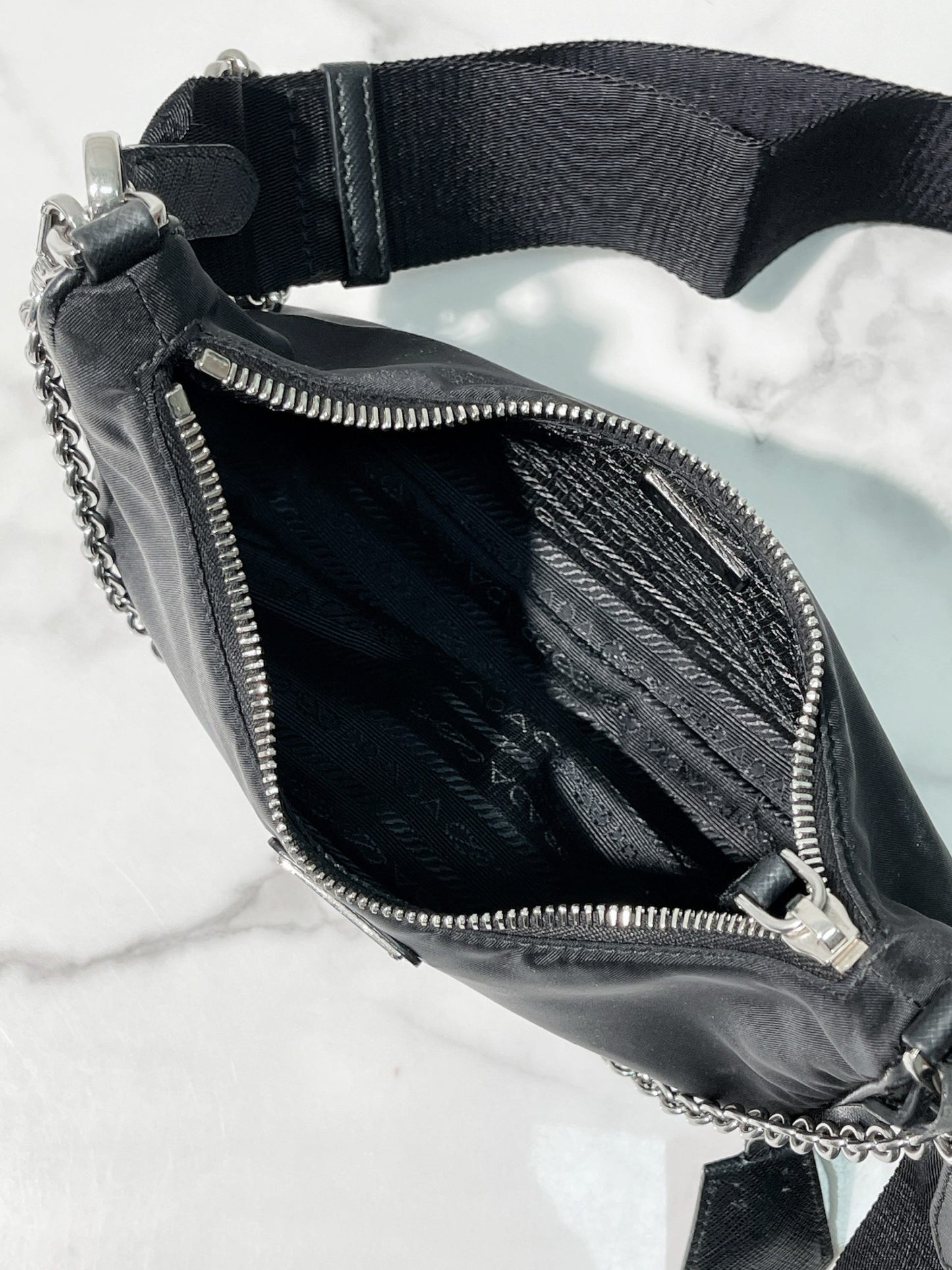 PRADA RE-EDITION 2005 HOBO, Black/Silver