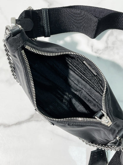 PRADA RE-EDITION 2005 HOBO, Black/Silver