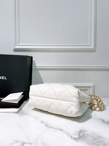 CHANEL 22B SHOPPING TOTE, White/Gold