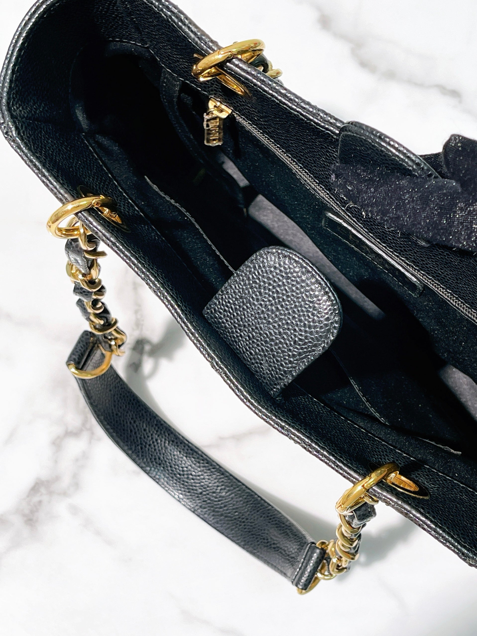 CHANEL PST SHOPPING TOTE, Black/Gold