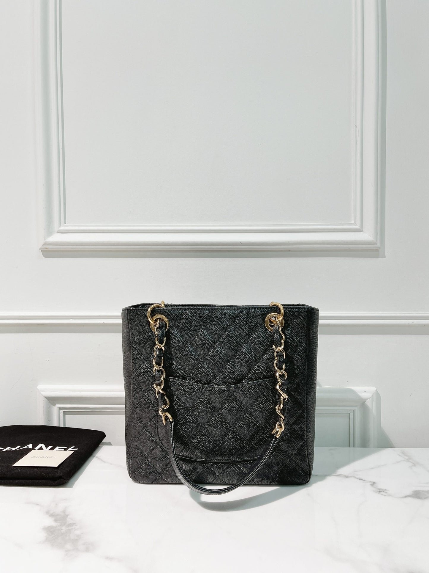 CHANEL PST SHOPPING TOTE, Black/Gold