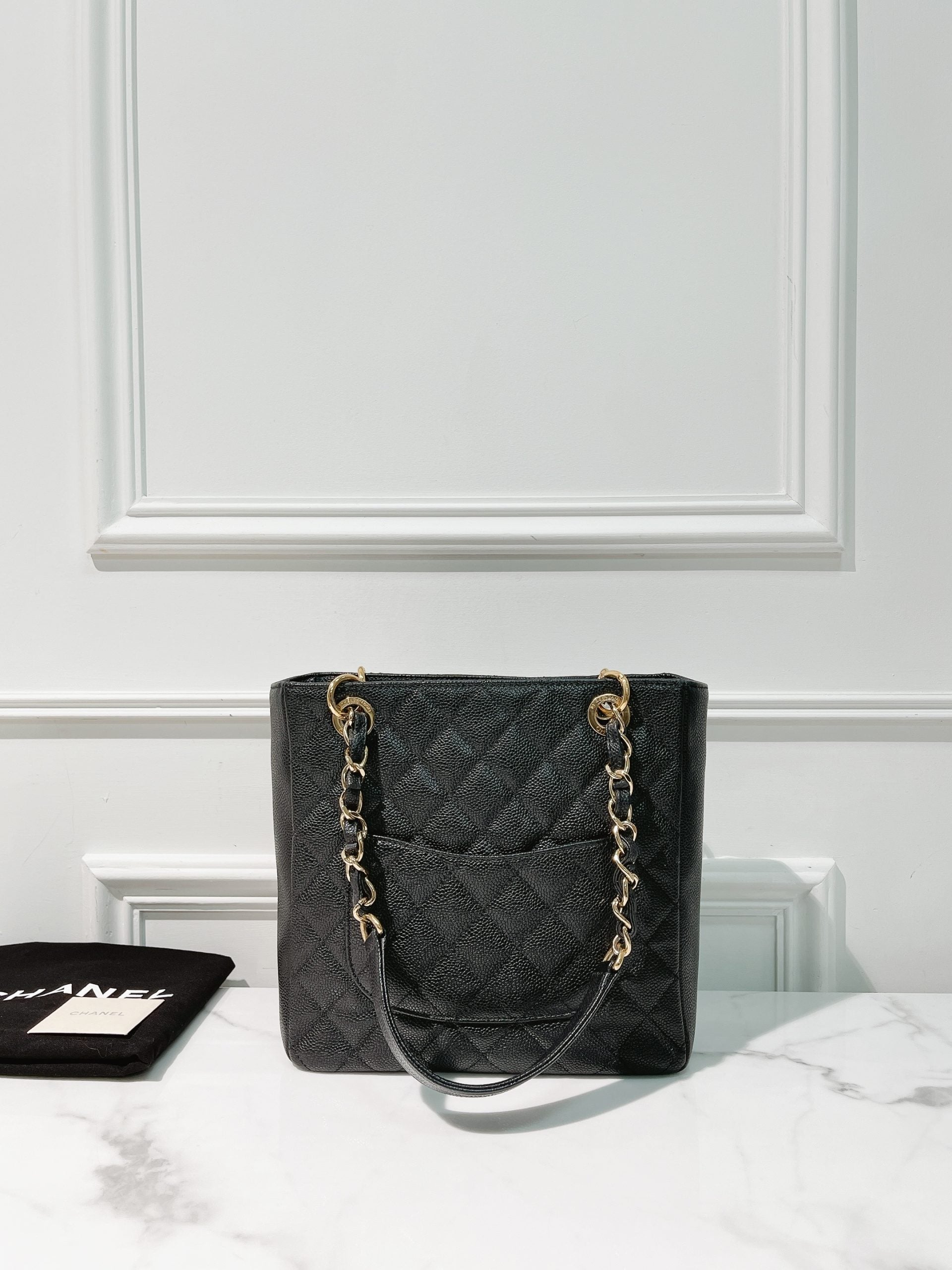 CHANEL PST SHOPPING TOTE, Black/Gold