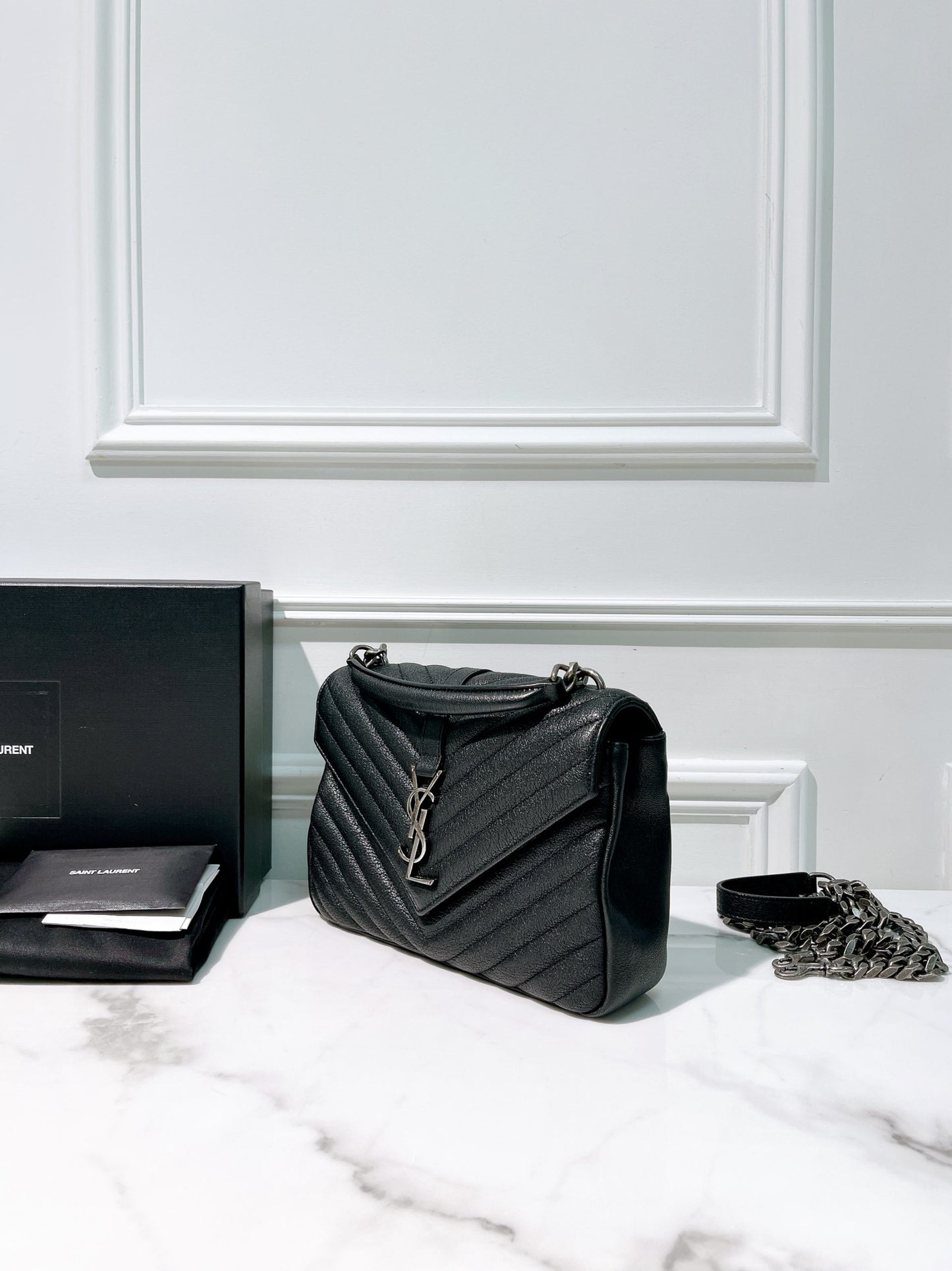 YSL COLLEGE MESSENGER BAG, Black/Silver