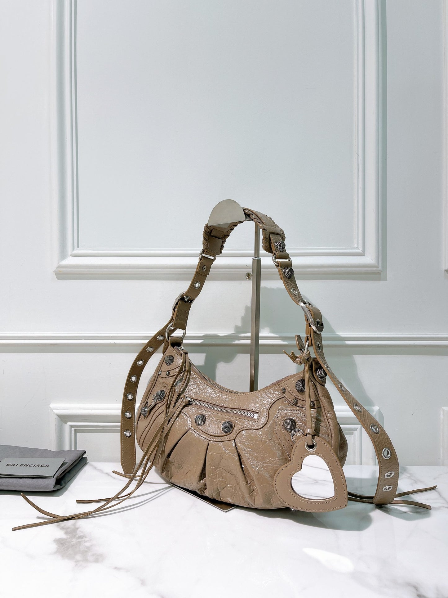 BALENCIAGA LE CAGOLE