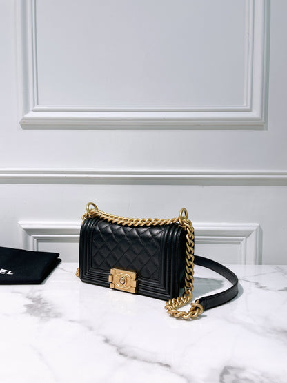 CHANEL SMALL BOY HANDBAG, Black/Gold