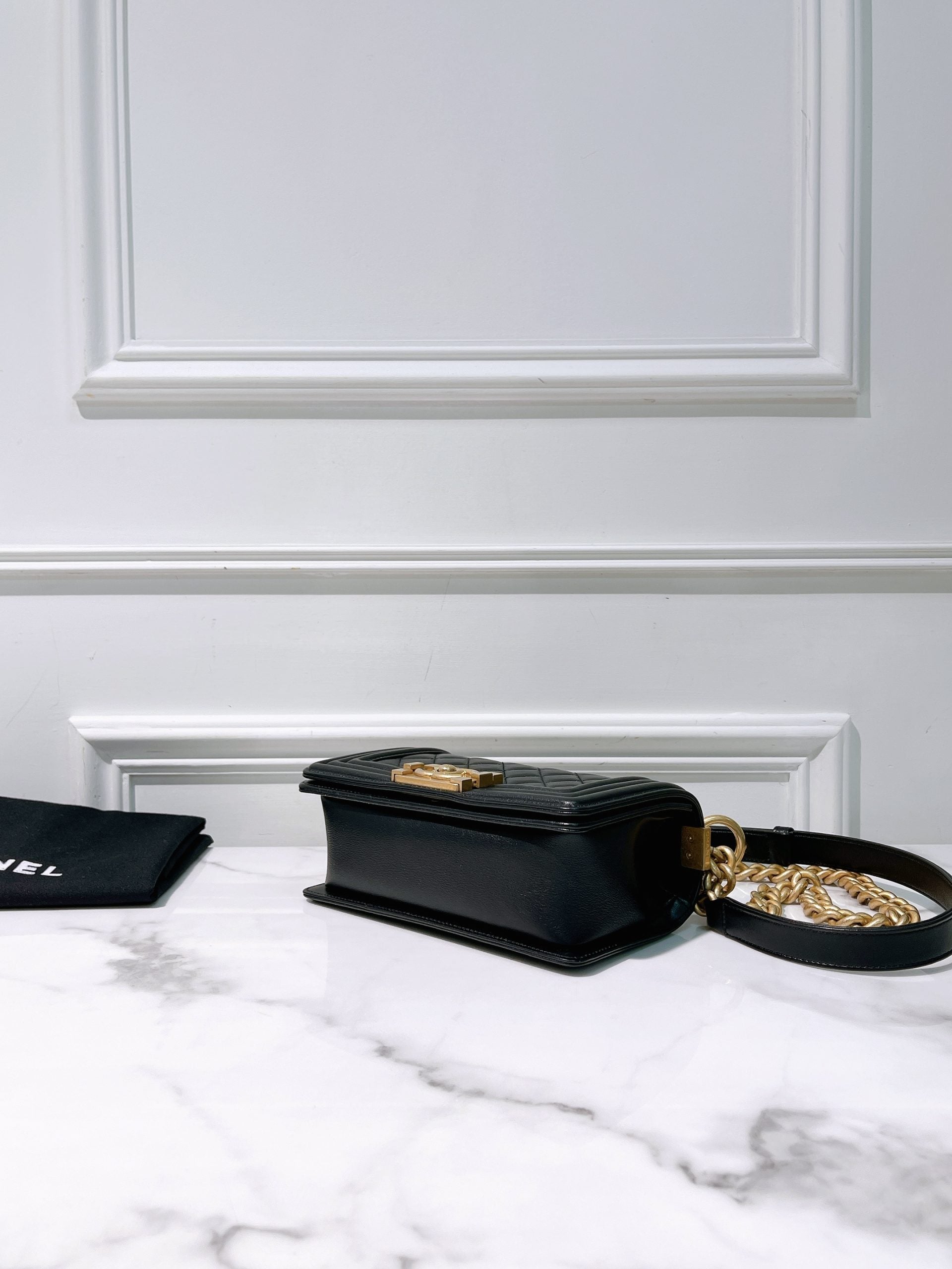 CHANEL SMALL BOY HANDBAG, Black/Gold