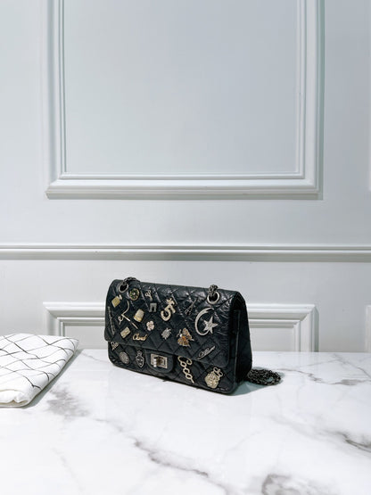 CHANEL SMALL 2.55 HANDBAG, Black/Silver