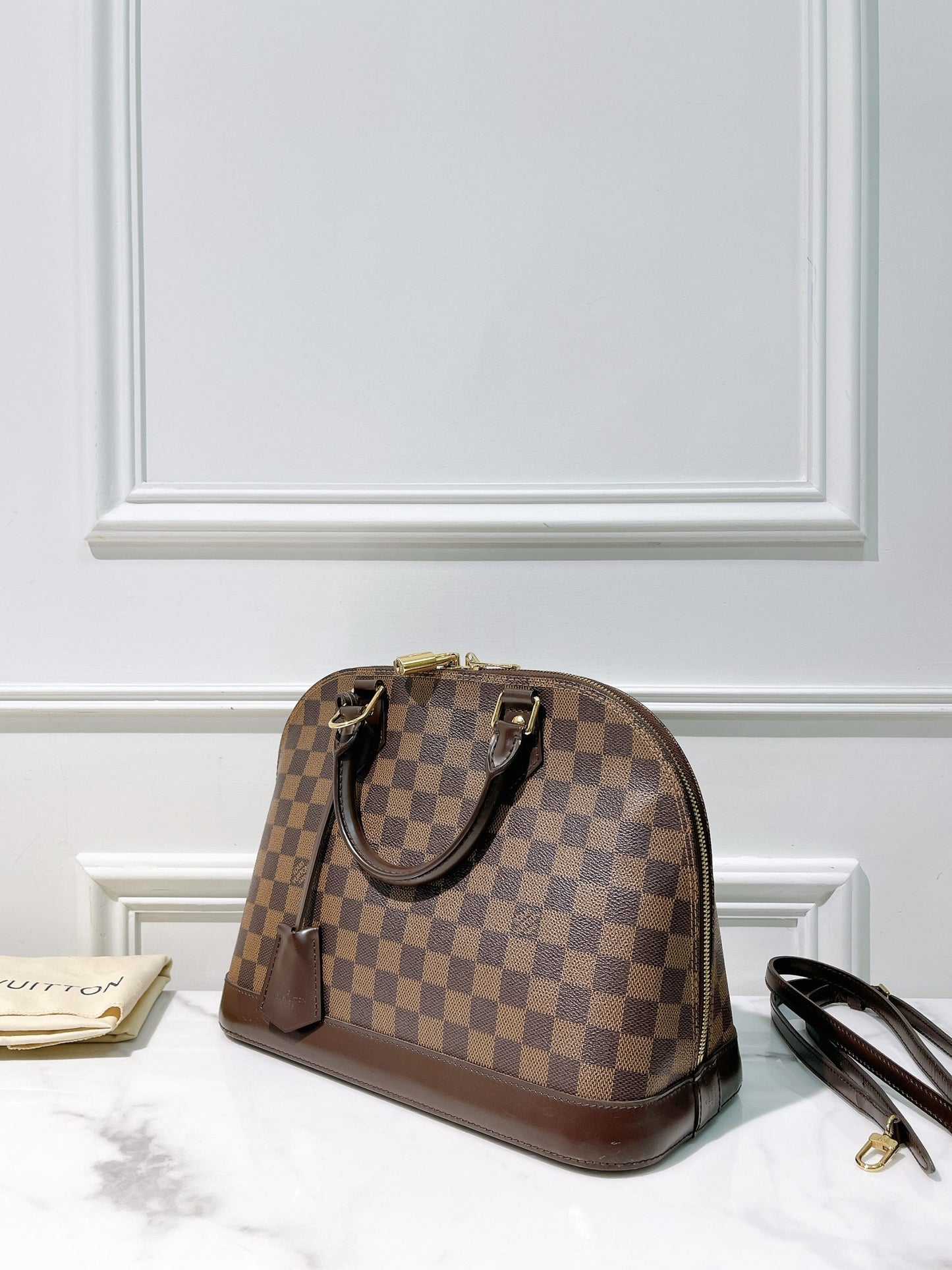 LV ALMA PM, Damier
