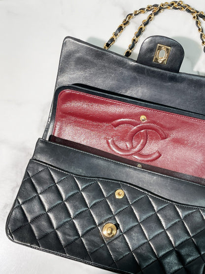 CHANEL VINTAGE CLASSIC FLAP, Black/Gold