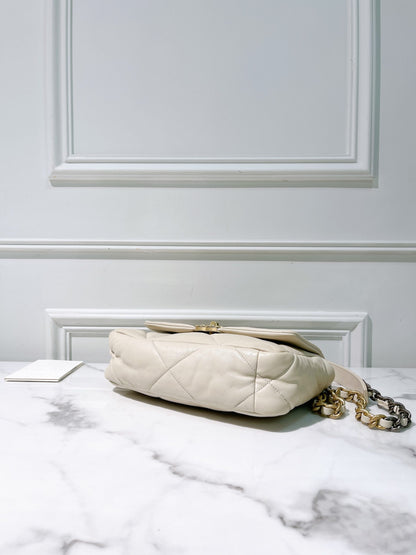 CHANEL SMALL 19 BAG, Beige/Gold