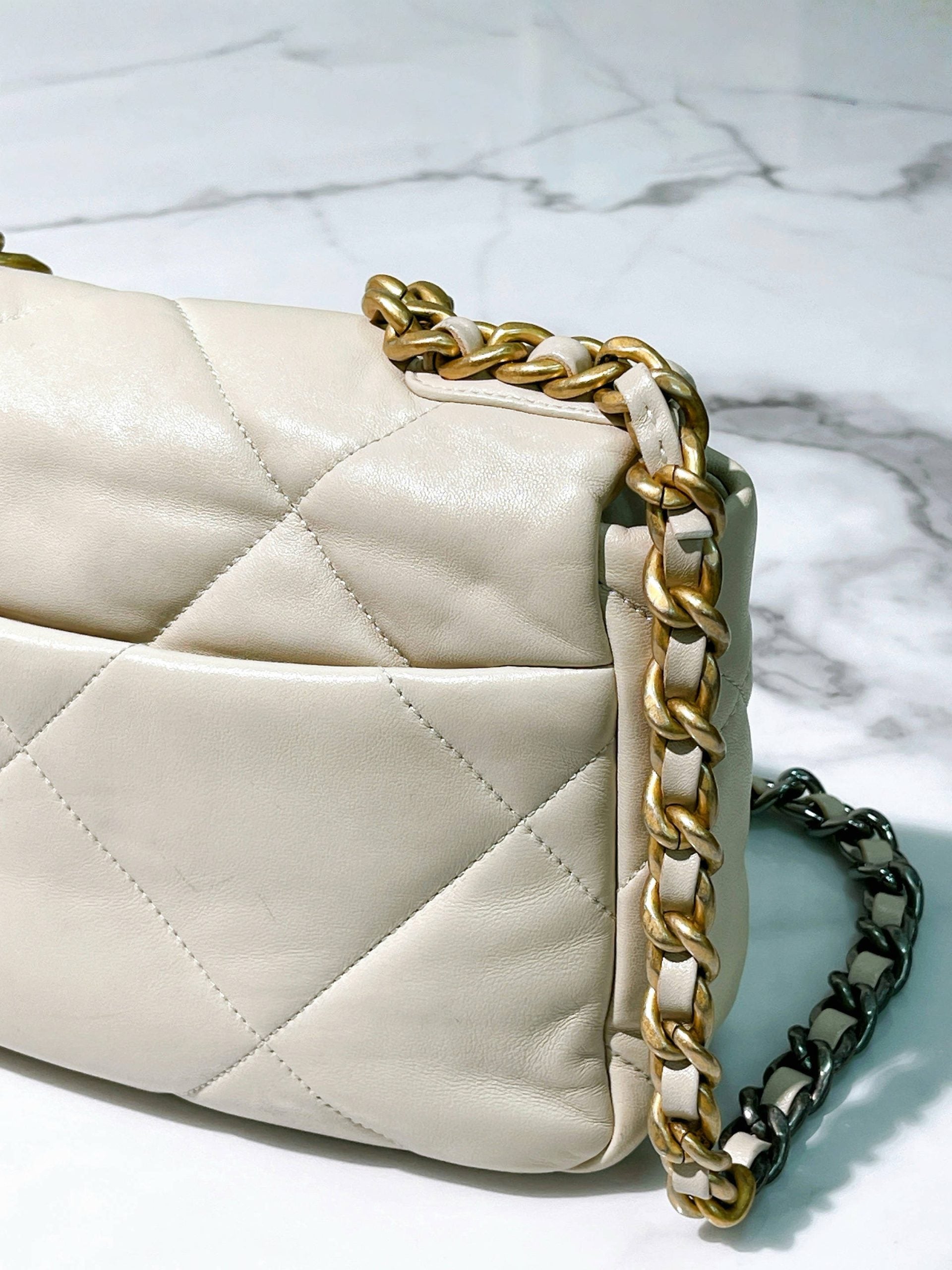 CHANEL SMALL 19 BAG, Beige/Gold
