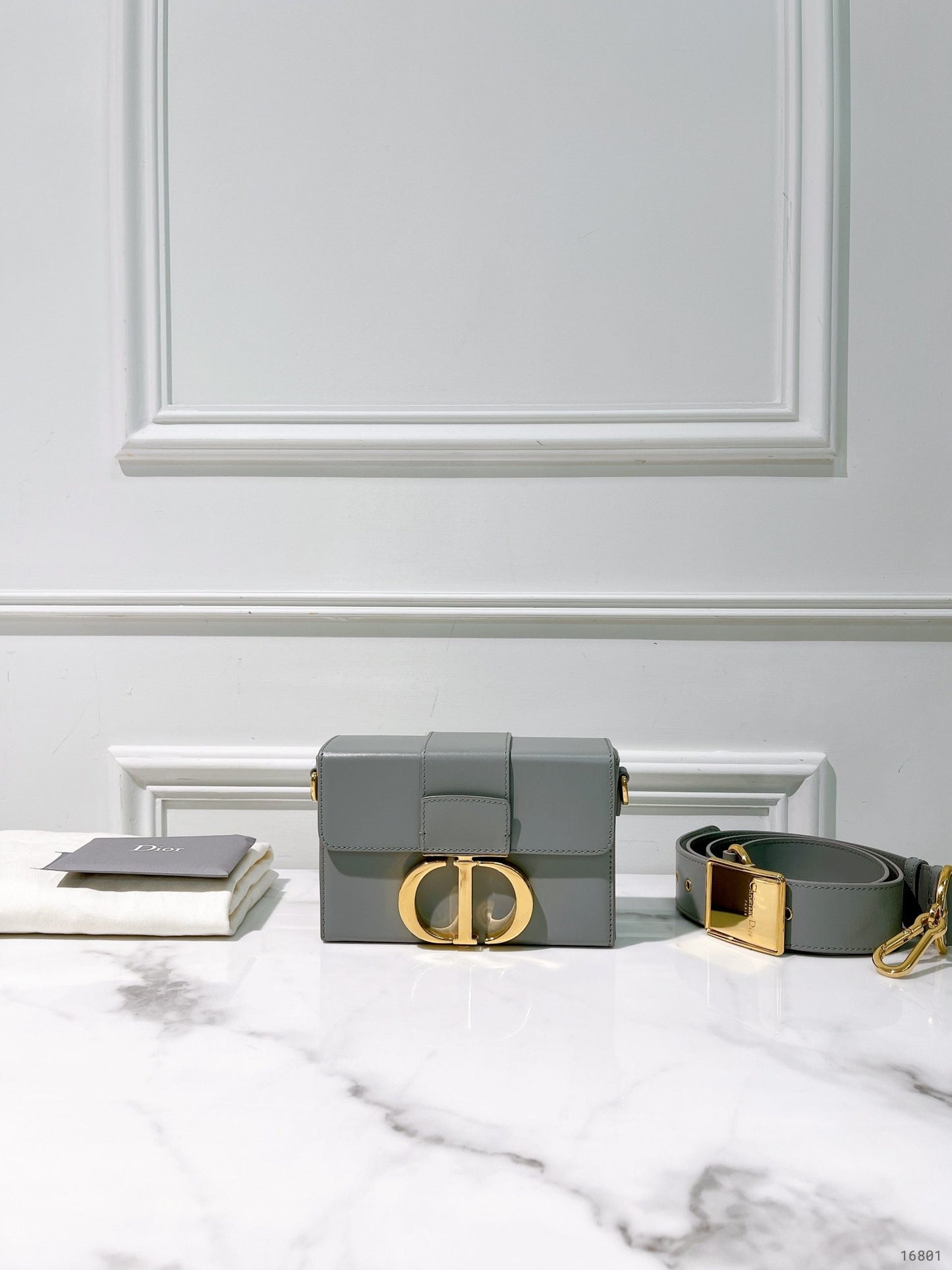 DIOR 30 MONTAIGNE BOX, Gray/Gold